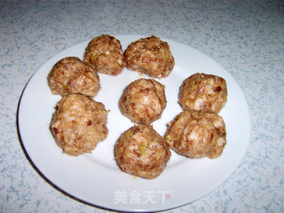 玉米茄汁浇肉饼的做法步骤：2