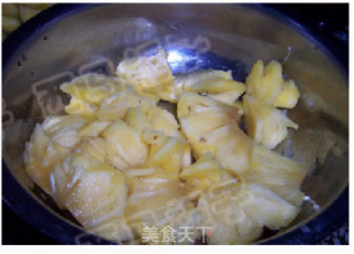 糖水菠萝的做法步骤：2