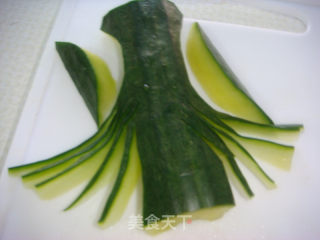 学做的“黄瓜切龙虾”的做法步骤：5
