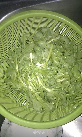 清炒筒篙的做法步骤：1