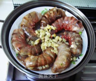 蒜蓉粉丝蒸大虾的做法步骤：8