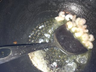补气益智山药核桃炒虾仁的做法步骤：3