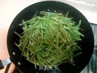 鸡蛋炒扁豆的做法步骤：4