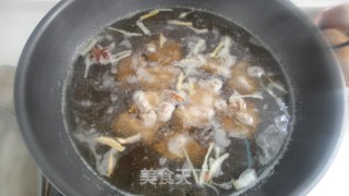 土豆炖排骨的做法步骤：3
