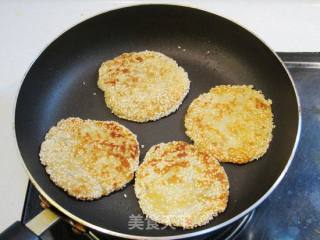 椰香红薯饼的做法步骤：7