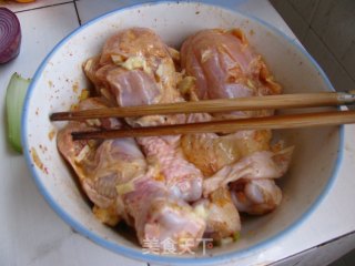 电饭锅------炸鸡腿和火腿土司卷的做法步骤：2