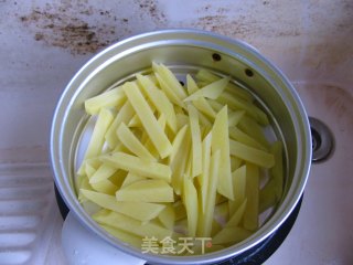 电饭锅------炸鸡腿和火腿土司卷的做法步骤：3