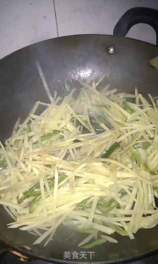 酸辣土豆丝的做法步骤：4