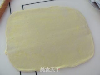 草莓千层酥的做法步骤：1