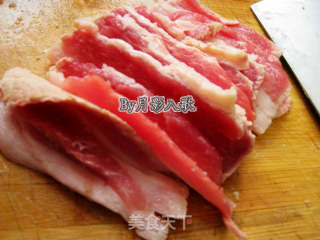 黄花菜扣肉----一口黄花菜一口肉忘记忧愁的做法步骤：3