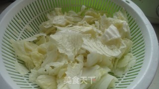 家常白菜木耳炒肉的做法步骤：1