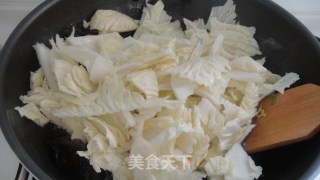 家常白菜木耳炒肉的做法步骤：6