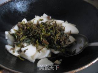 咸菜炒萝卜的做法步骤：4