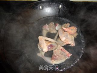 清炖鸽子汤的做法步骤：2