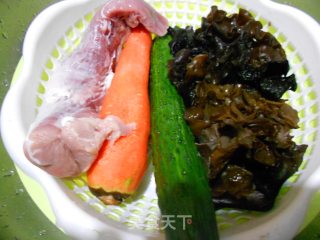 木耳炒肉片的做法步骤：1