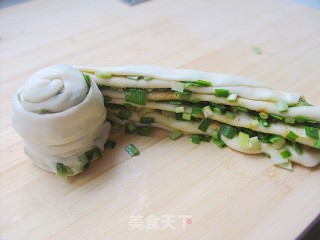 简单三招教你做出超级千层饼——韭香千层饼的做法步骤：8