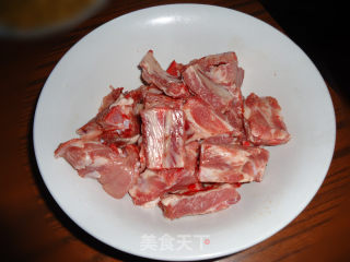 冬瓜排骨汤的做法步骤：1
