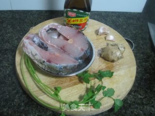红烧草鱼的做法步骤：1