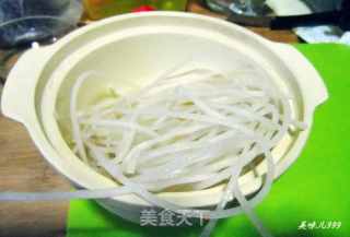 简单的美味砂锅的做法步骤：1