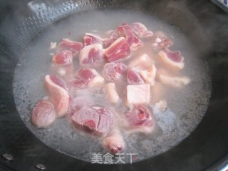 红烧鸭腿的做法步骤：3