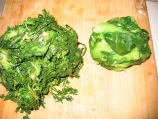 荠菜煎饺的做法步骤：1