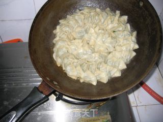 荠菜煎饺的做法步骤：6