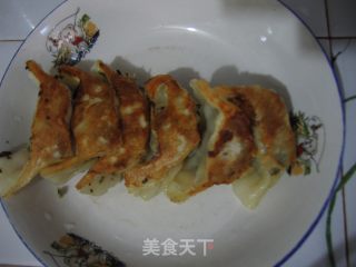 荠菜煎饺的做法步骤：7