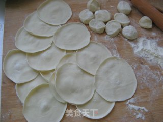 主食篇——【双菇海蛎子锅贴】的做法步骤：11