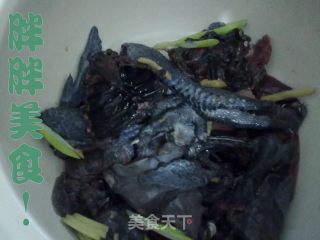 莲子枸杞乌鸡汤的做法步骤：2
