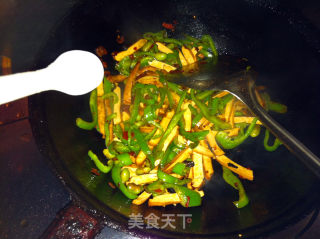双椒豆干的做法步骤：7