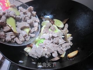 西红柿土豆炖牛腩的做法步骤：7