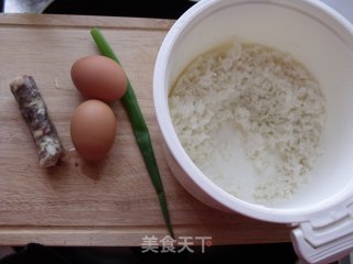 香肠炒饭的做法步骤：1