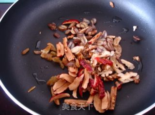 五仁炒饭的做法步骤：4
