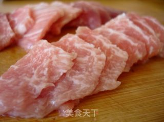 糖醋蜜肉的做法步骤：1