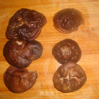 香菇油菜的做法步骤：3