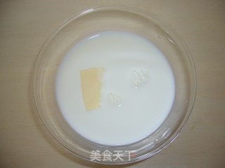 简单易做,低热量的牛奶小面包的做法步骤：1