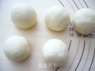 简单易做,低热量的牛奶小面包的做法步骤：9