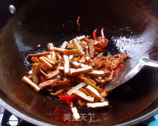 香韭豆干炒肉的做法步骤：7