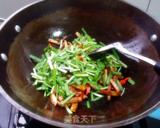 香韭豆干炒肉的做法步骤：8