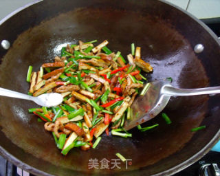 香韭豆干炒肉的做法步骤：10