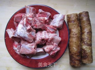 山药排骨汤的做法步骤：1