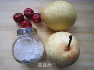 冰糖雪梨的做法步骤：1