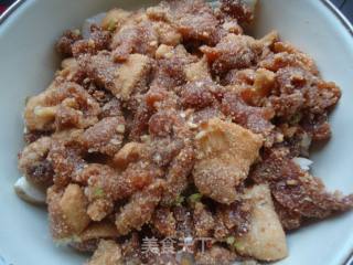 芋儿米粉蒸肉的做法步骤：10