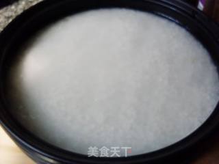 【塔吉锅】鸡腿腊肠煲仔饭的做法步骤：9