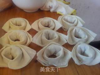 自己亲自来做 扁食/更/馄饨的做法步骤：11