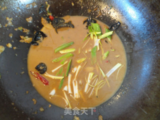 木耳烧鲫鱼的做法步骤：11