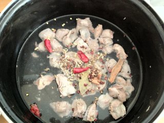 盐水鸡胗的做法步骤：3