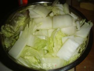 菠萝白菜炒肉的做法步骤：1