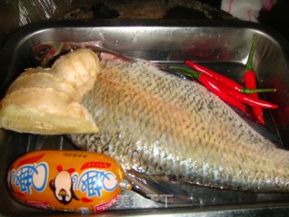 火腿开屏鱼的做法步骤：1