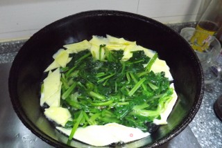 菠菜蛋皮汤的做法步骤：5